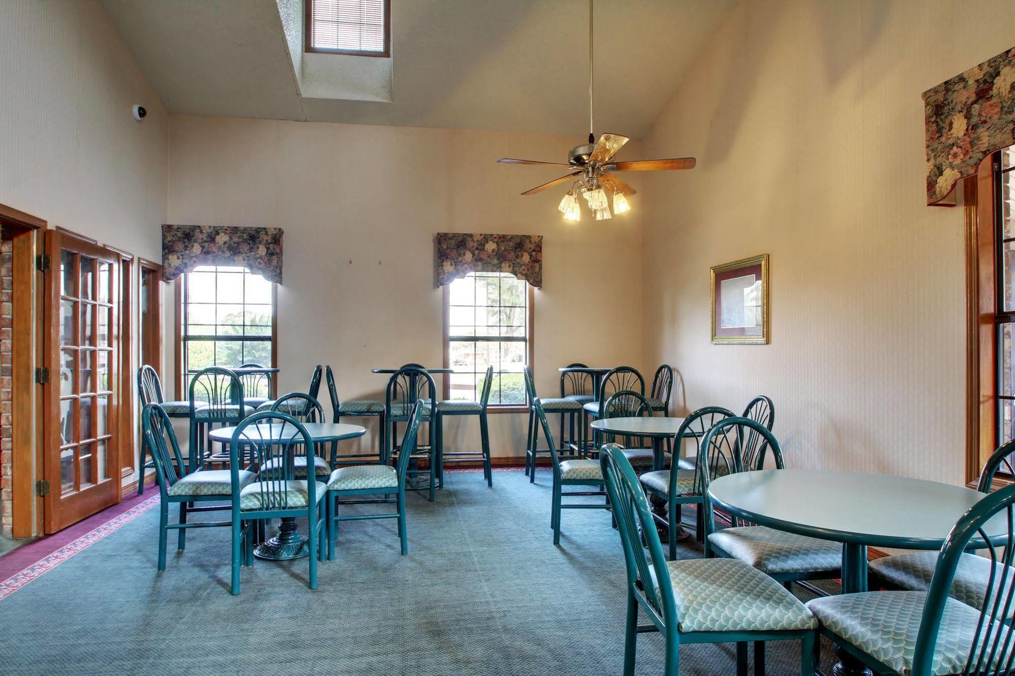 Hotel Del Sol - Pensacola Ferry Pass Zewnętrze zdjęcie